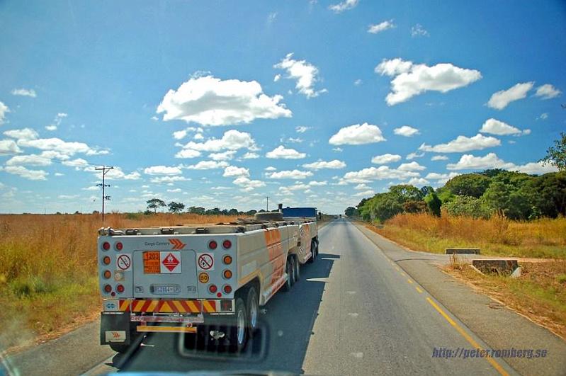 Zambia pictures (10).JPG - Smart trailer; combined tanker/flatbed